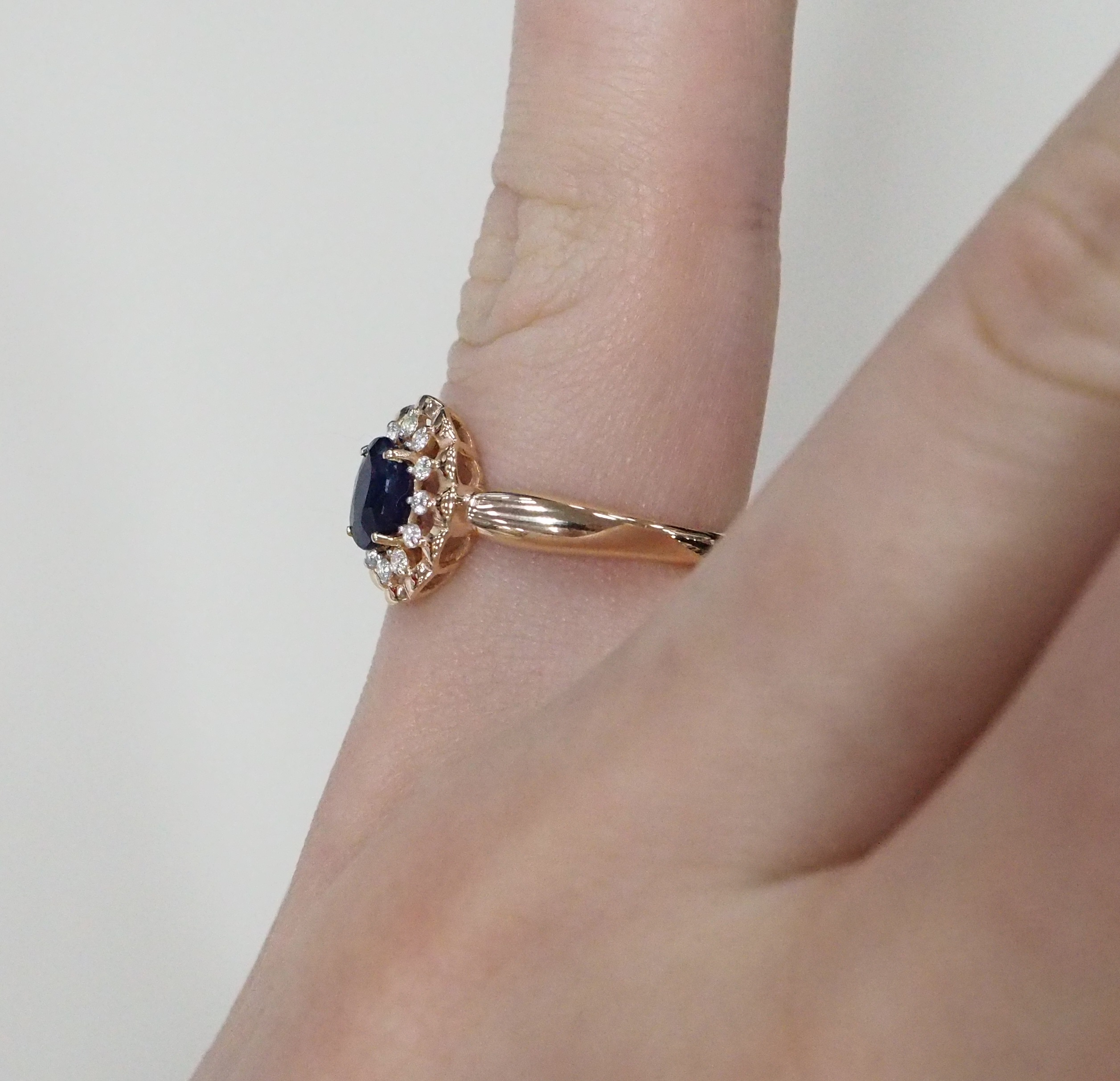 Серебряное кольцо с сапфиром